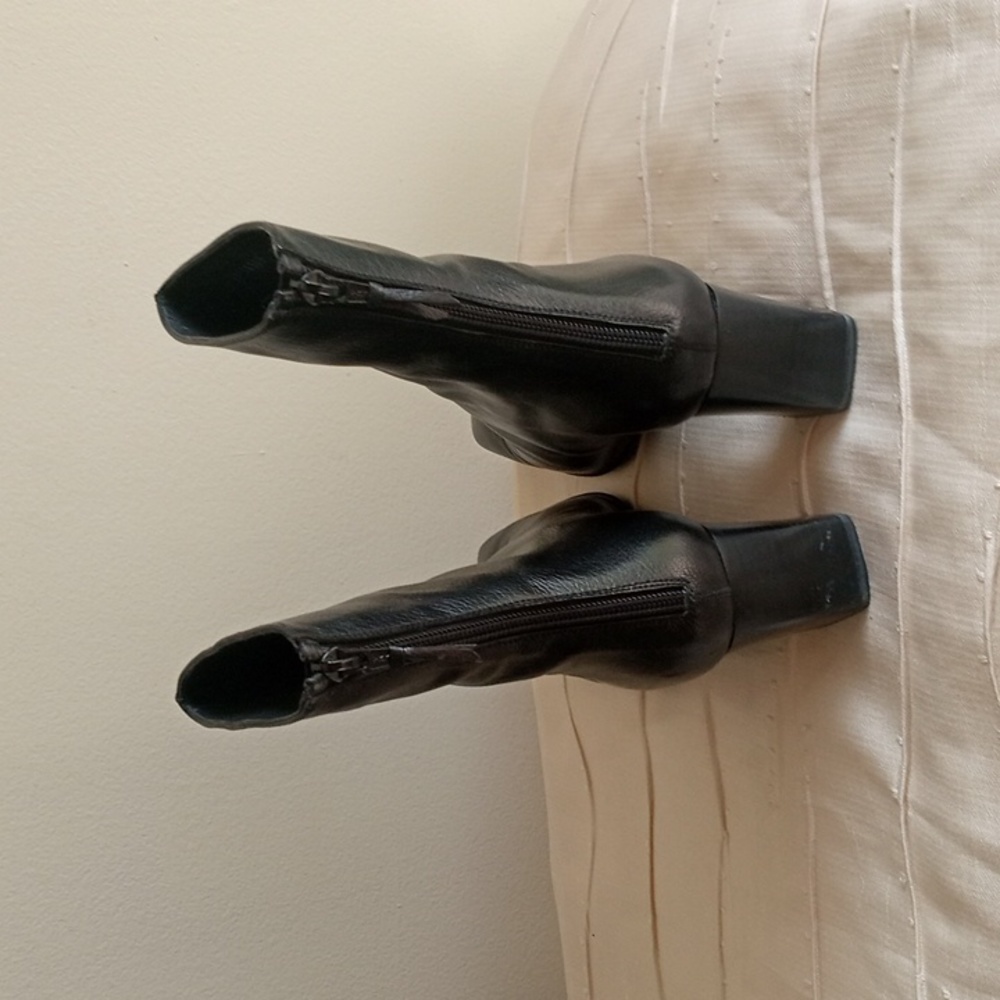On hold Stuart Weitzman Boots - Picture 4 of 8